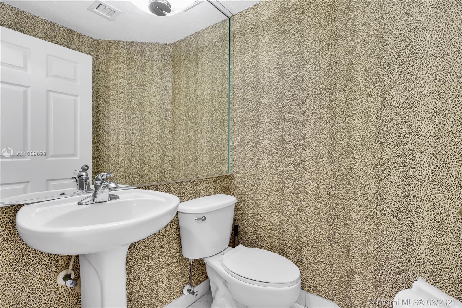 KENDALL BREEZE - Residential Lease