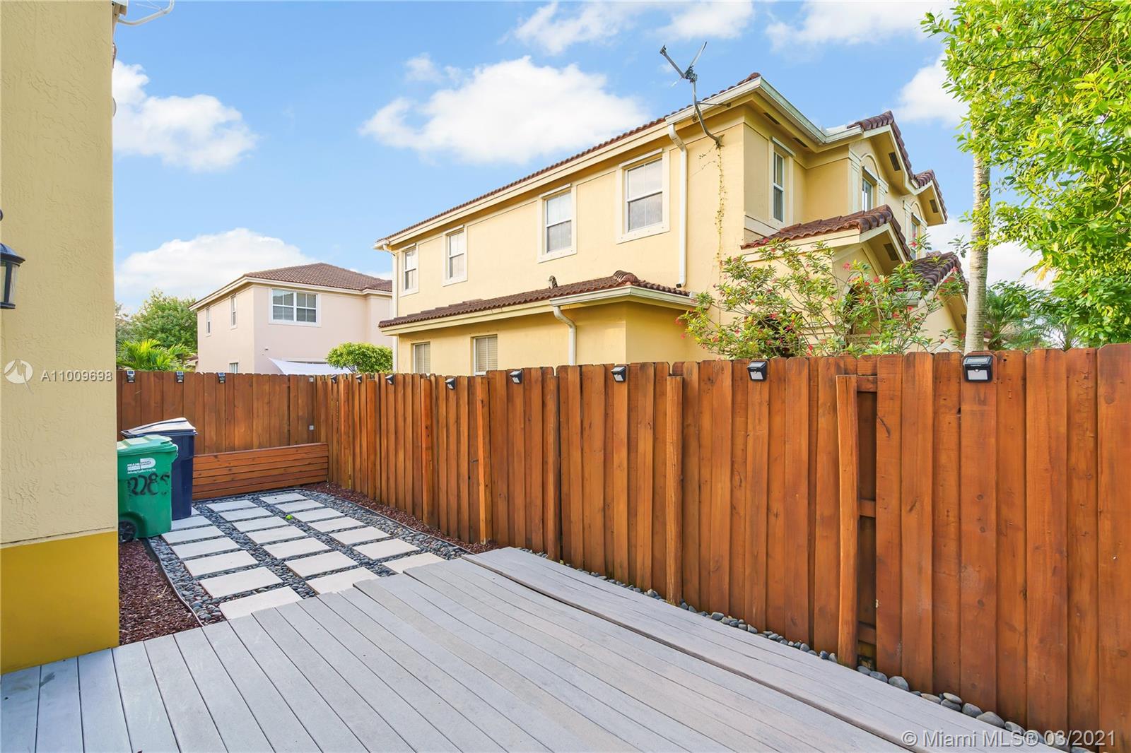 KENDALL BREEZE - Residential Lease