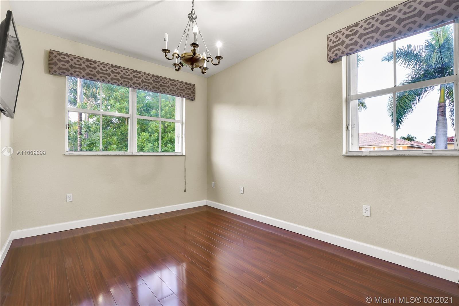 KENDALL BREEZE - Residential Lease