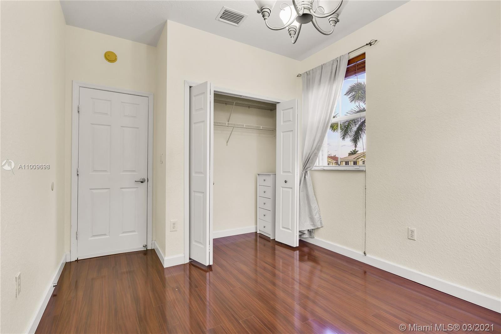 KENDALL BREEZE - Residential Lease