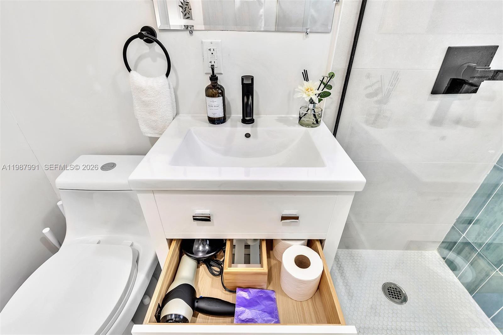 ATLANTIC SHORES DIXIE HIG - Residential Lease