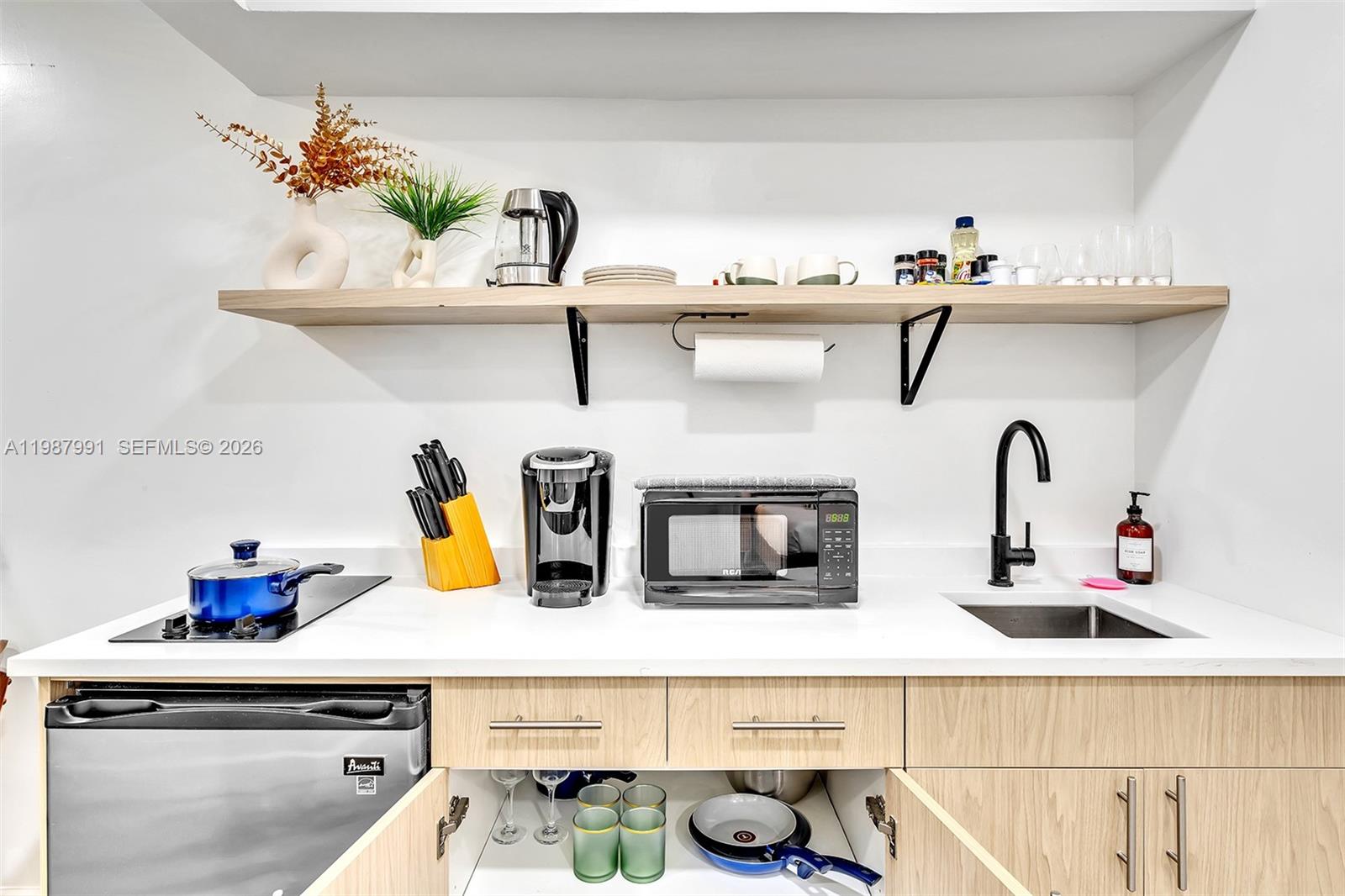 ATLANTIC SHORES DIXIE HIG - Residential Lease