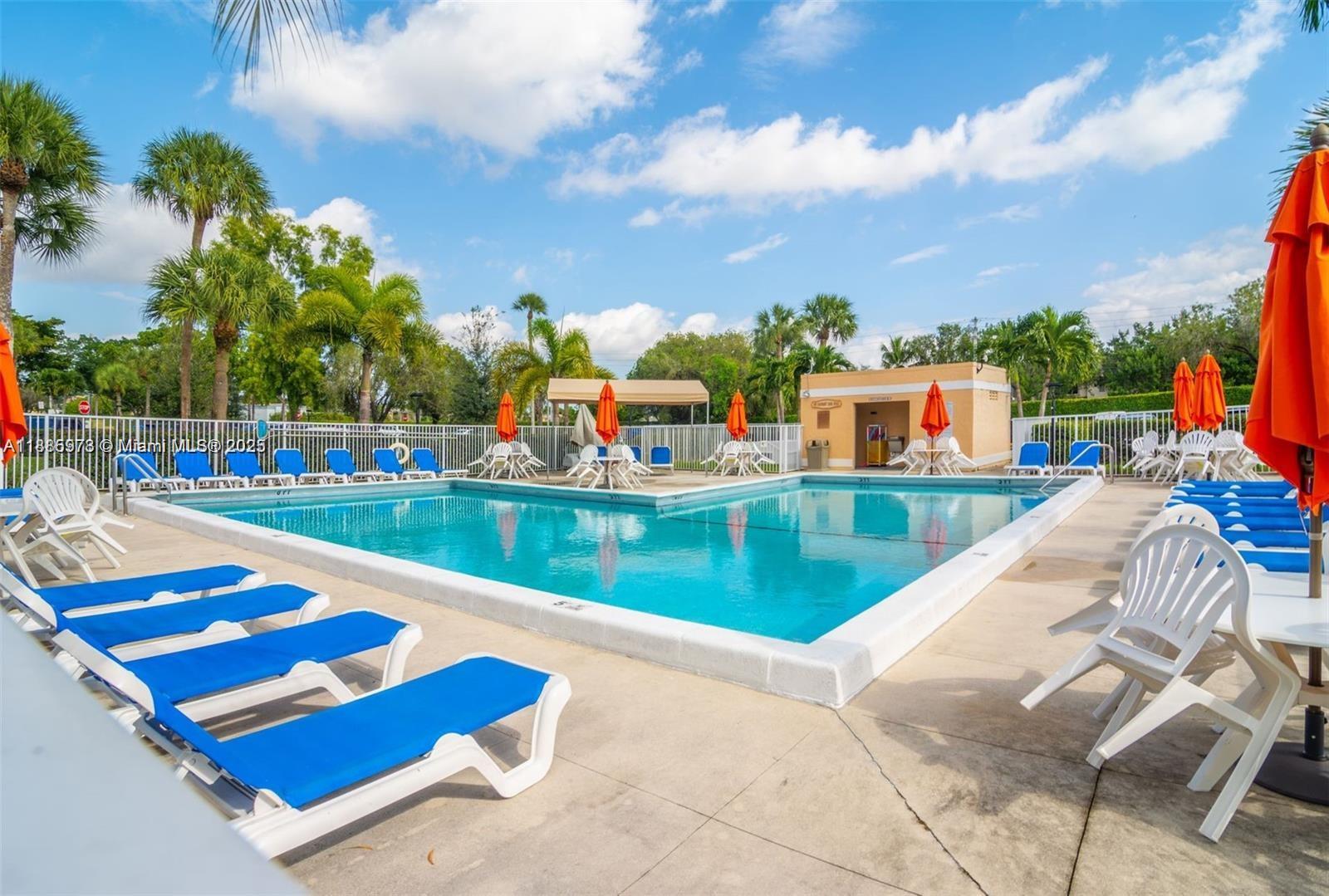 RACQUET CLUB VILLAGE APAR - Residential Lease