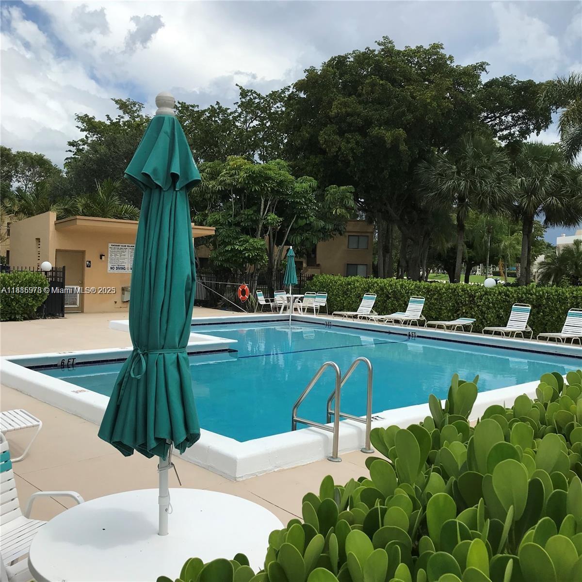 RACQUET CLUB VILLAGE APAR - Residential Lease