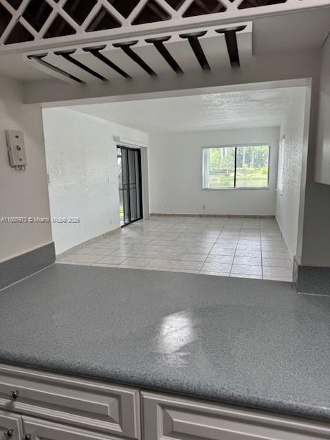 RACQUET CLUB VILLAGE APAR - Residential Lease