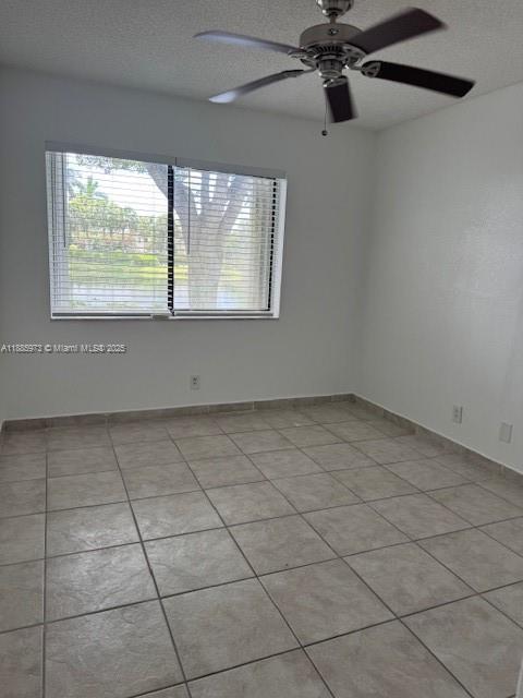 RACQUET CLUB VILLAGE APAR - Residential Lease