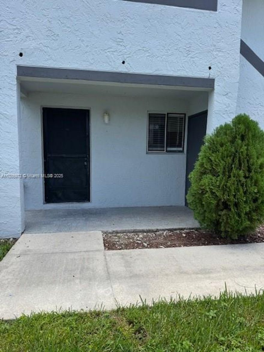 BEAUTIFUL WATER VIEW UNIT 2 BED 2 BATH, FIRST FLOOR,  PERFECT CONDITION AND BETTER PRICE. TILE, HURRICANE SHUTTERS, WASHER & DRYER, STORAGE SCREENED PATIO. GRADES SCHOOLS. ENJOY THE REMODELED TOWN CENTER OF BONAVENTURE WITH TENNIS, BASKETBALL, FITNESS, AND MUCH MORE. 
The community is well-kept and close to shopping, dining, and I-75.