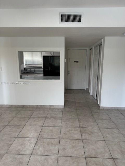 RACQUET CLUB VILLAGE APAR - Residential Lease