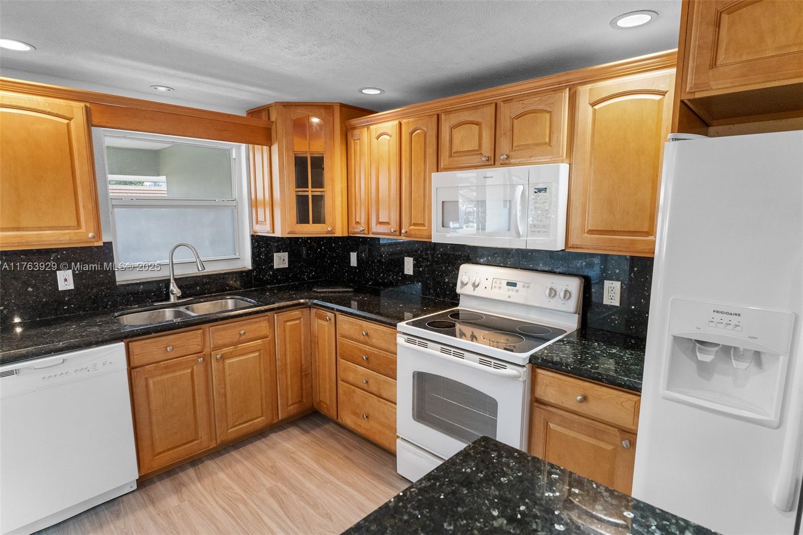 MARINE COLONY CONDO - Residential