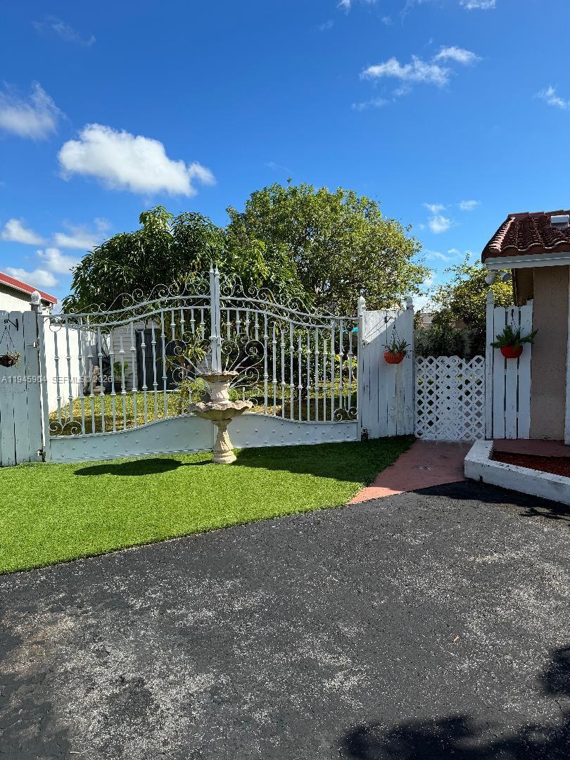 LAKES N GARDENS CONDO #50 - Residential Lease