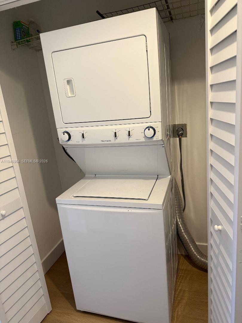 LAKES N GARDENS CONDO #50 - Residential Lease