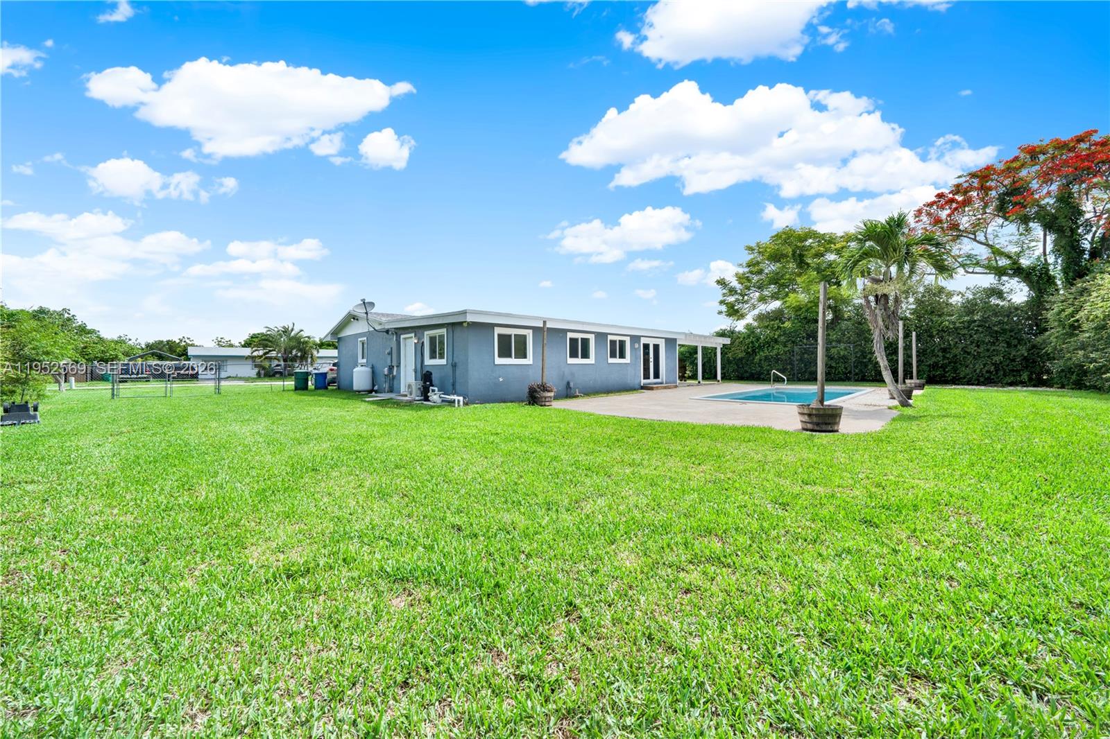 UNIVERSAL ESTATES SOUTH - Residential