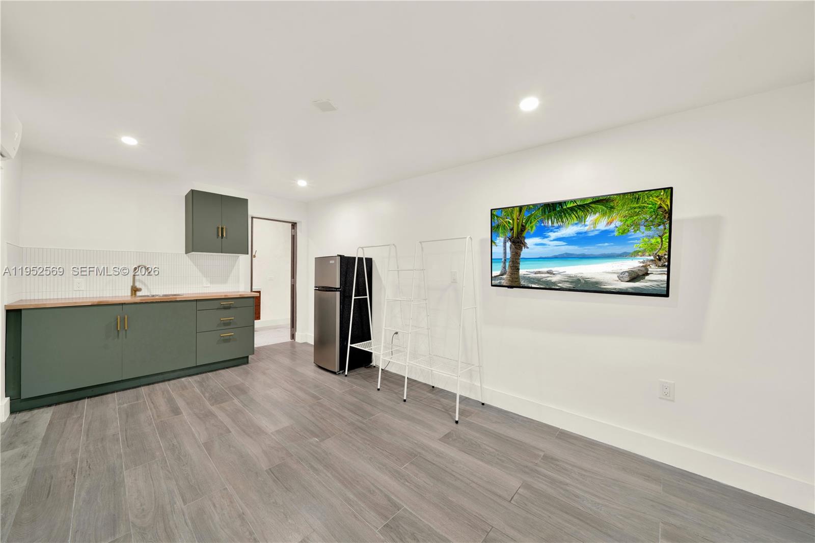 UNIVERSAL ESTATES SOUTH - Residential