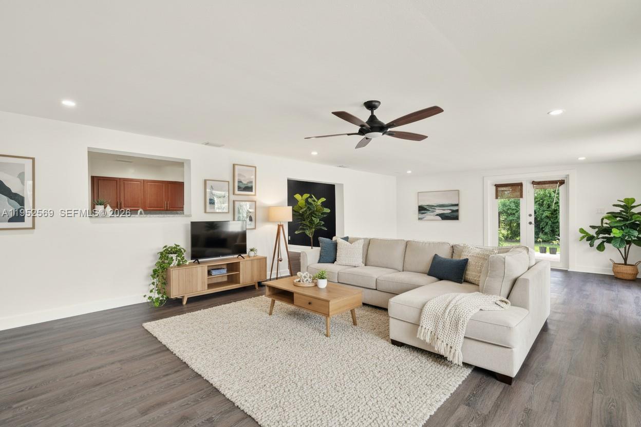 UNIVERSAL ESTATES SOUTH - Residential