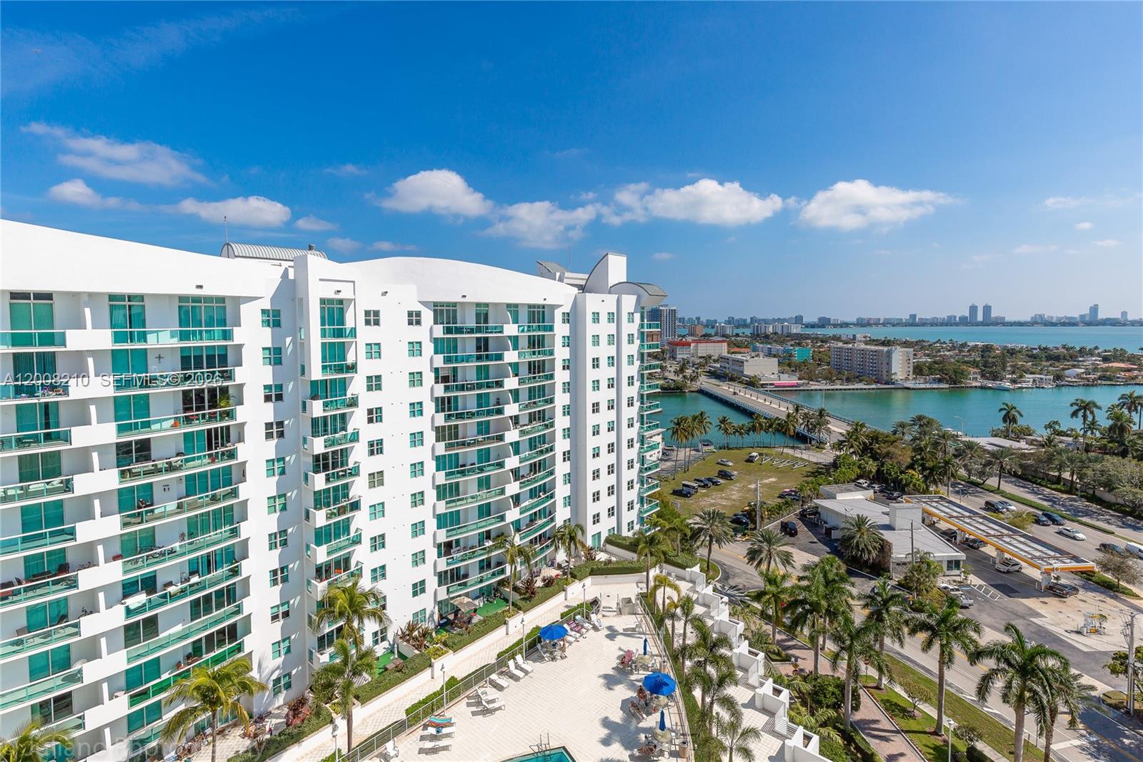 7900 Harbor Island Dr PH23