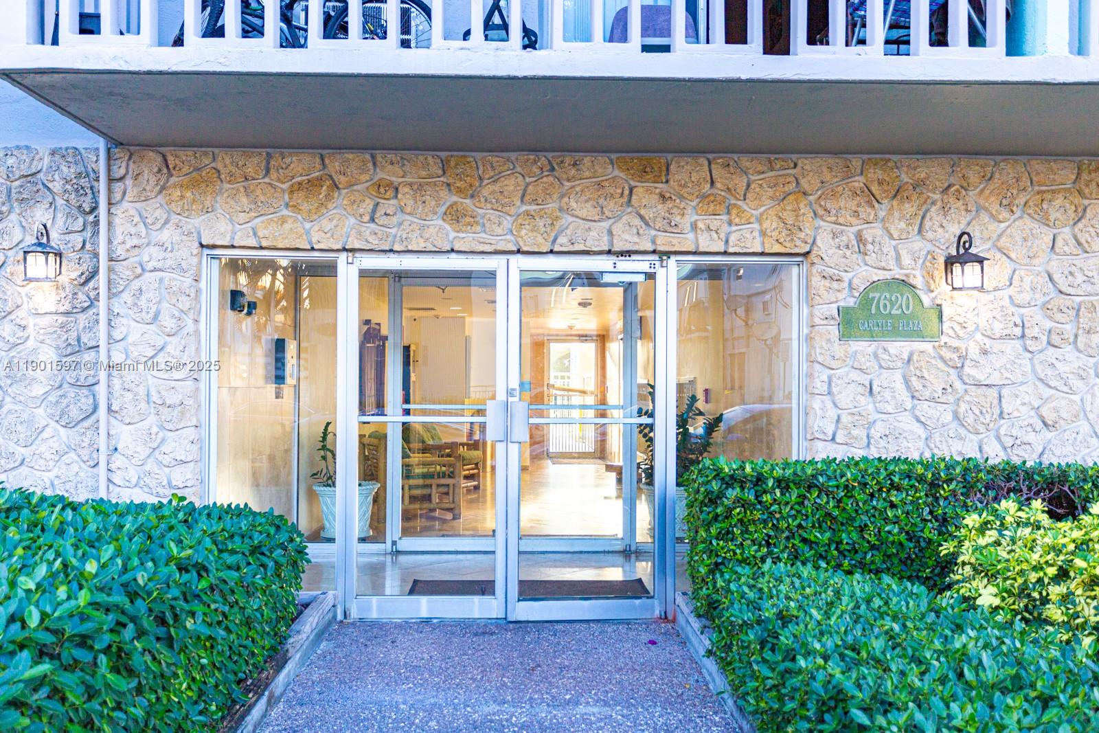 CARLYLE PLAZA CONDO - Residential