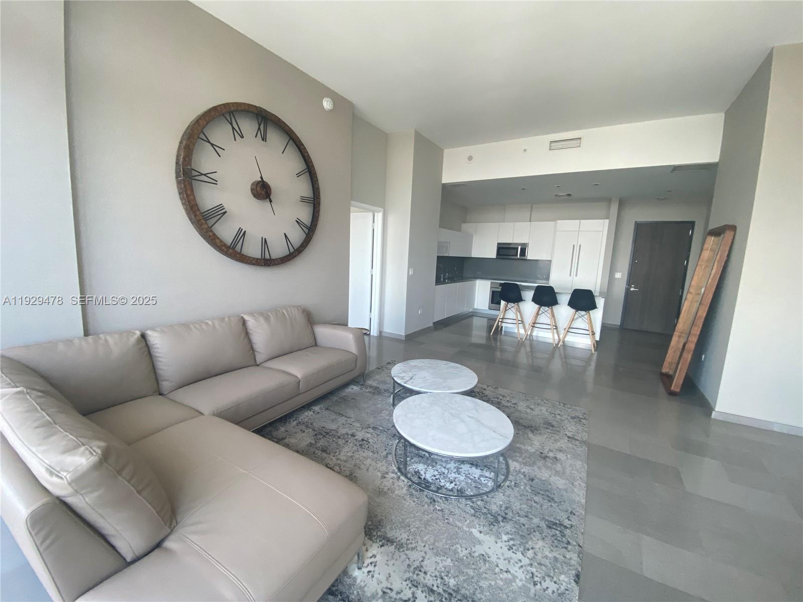 REACH CONDO - Residential