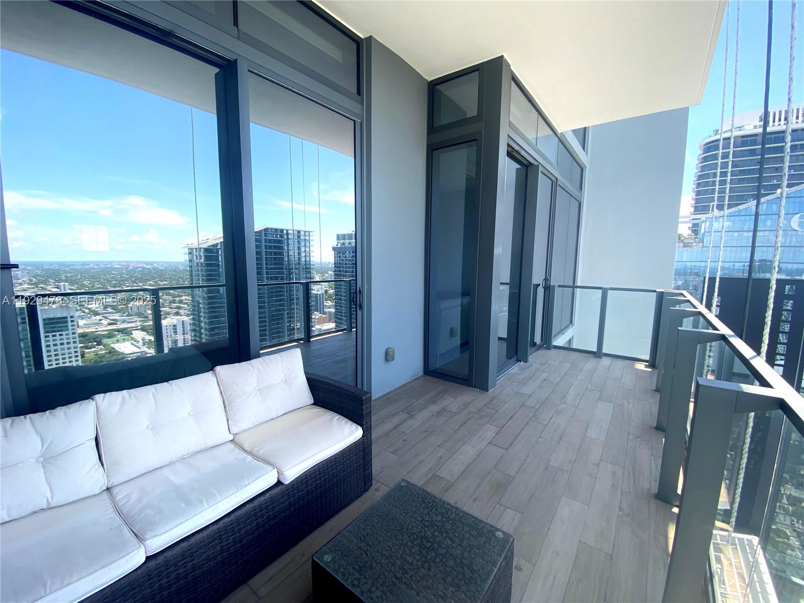 REACH CONDO - Residential