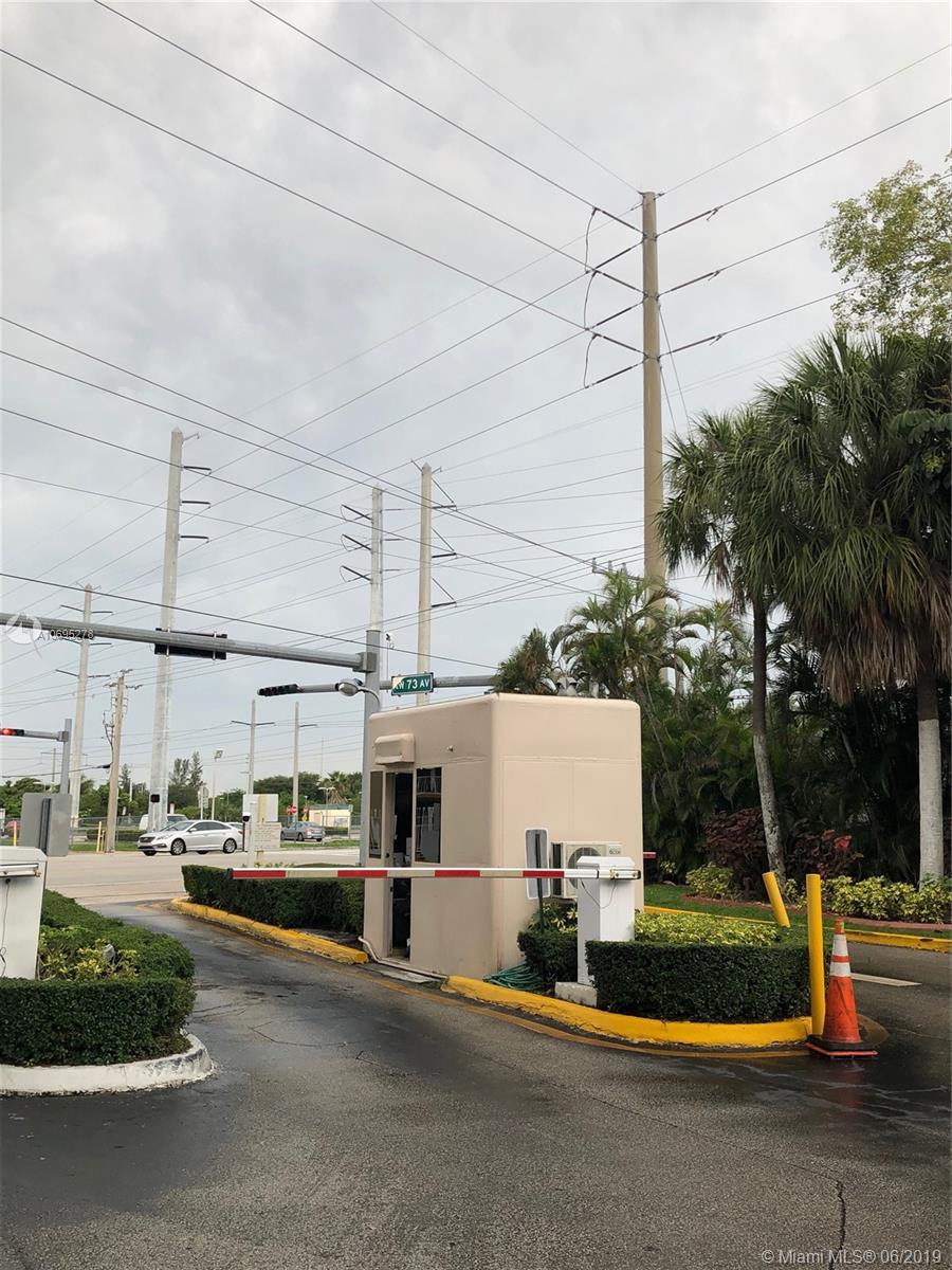 LAS BRISAS@ COUNTRY CLUB - Residential Lease