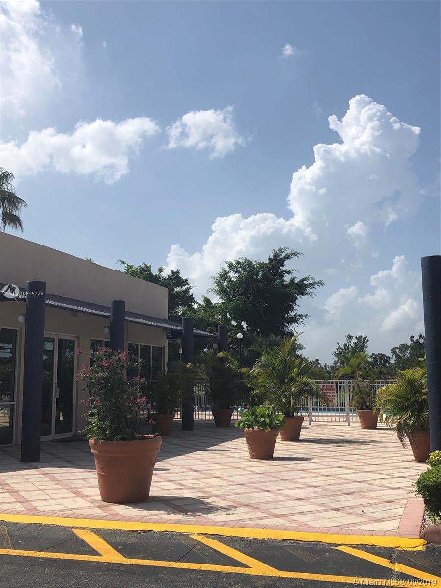 LAS BRISAS@ COUNTRY CLUB - Residential Lease