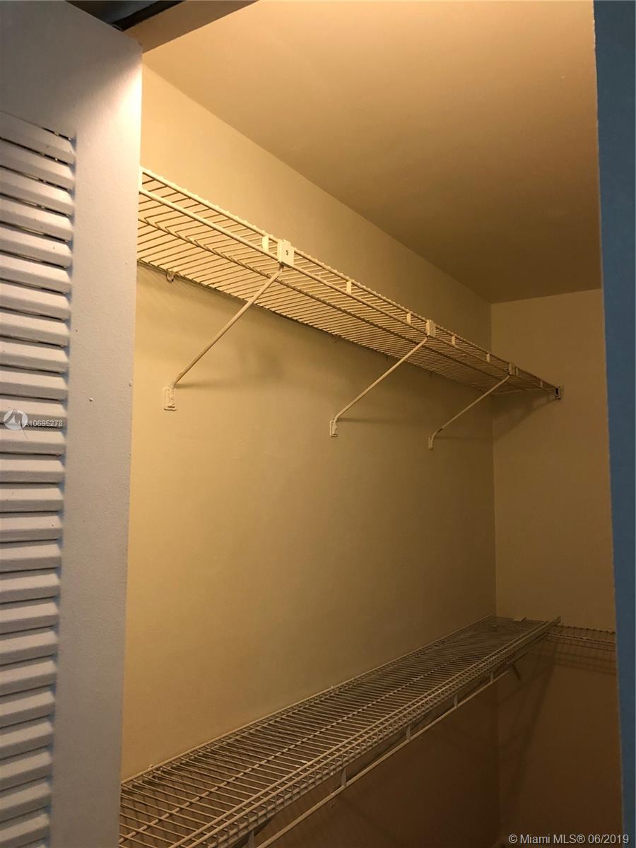 LAS BRISAS@ COUNTRY CLUB - Residential Lease