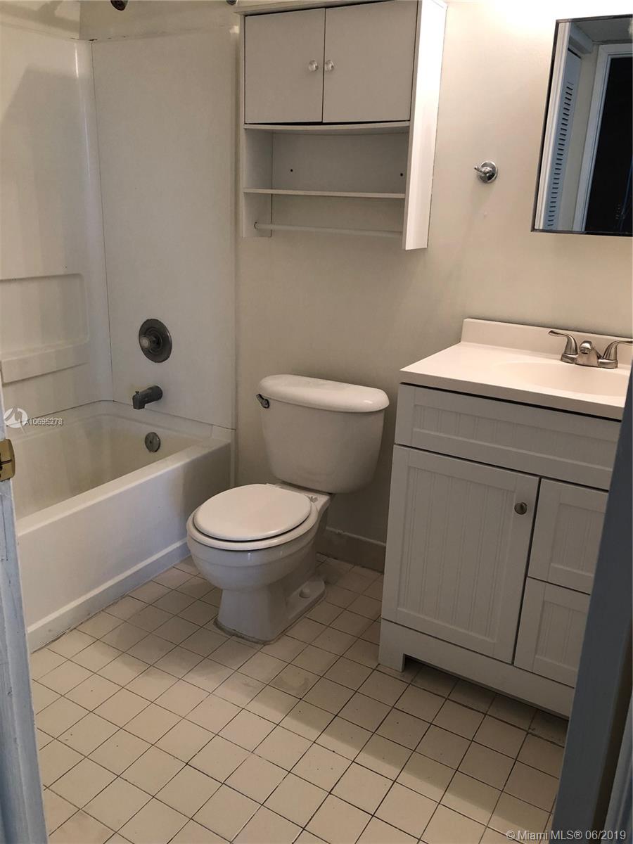 LAS BRISAS@ COUNTRY CLUB - Residential Lease