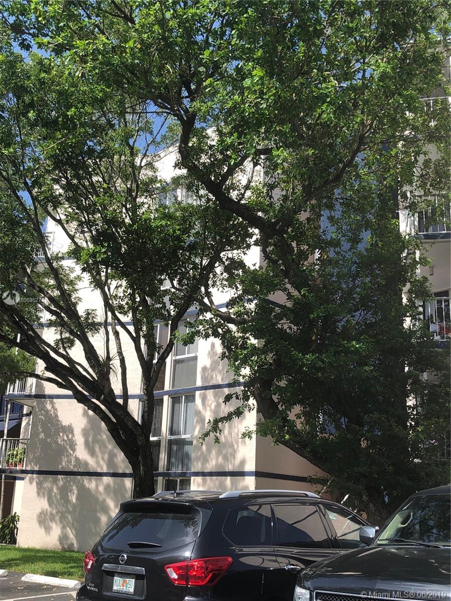 LAS BRISAS@ COUNTRY CLUB - Residential Lease