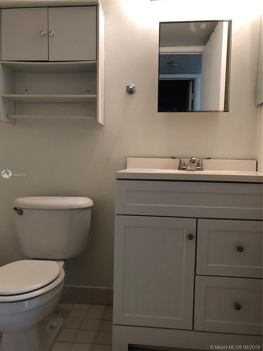 LAS BRISAS@ COUNTRY CLUB - Residential Lease