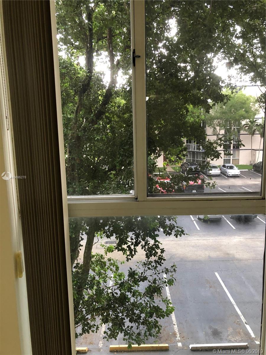 LAS BRISAS@ COUNTRY CLUB - Residential Lease