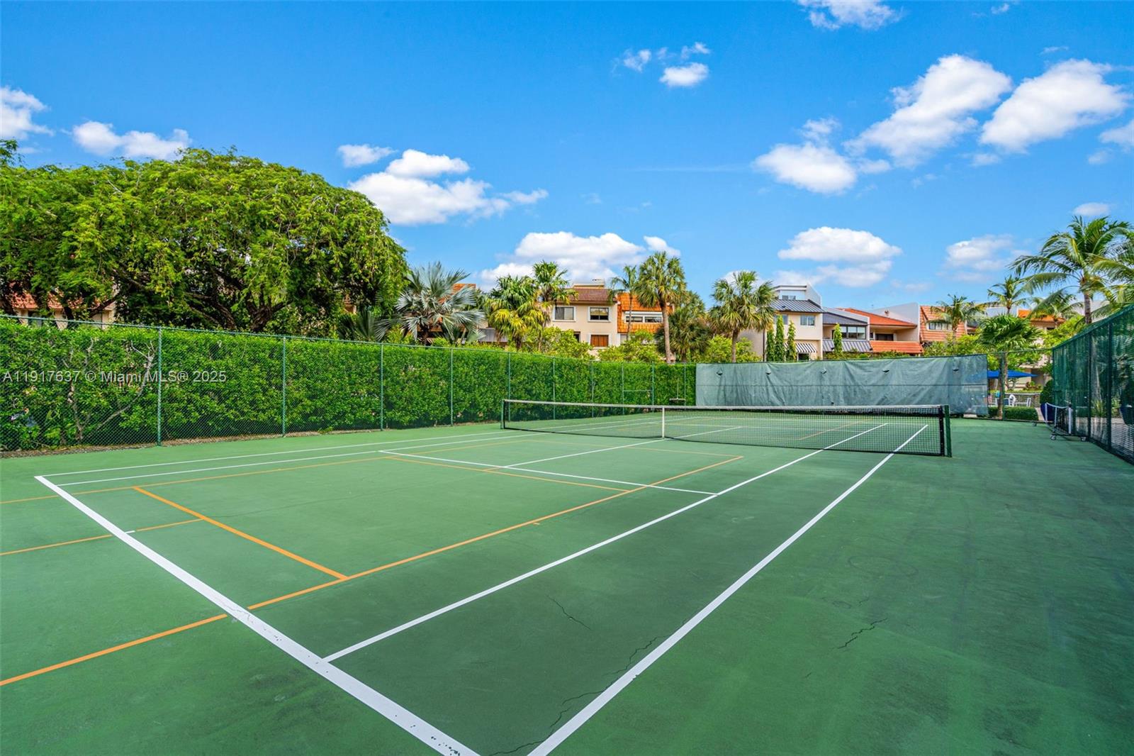 ROYAL HARBOUR YACHT CLUB - Residential