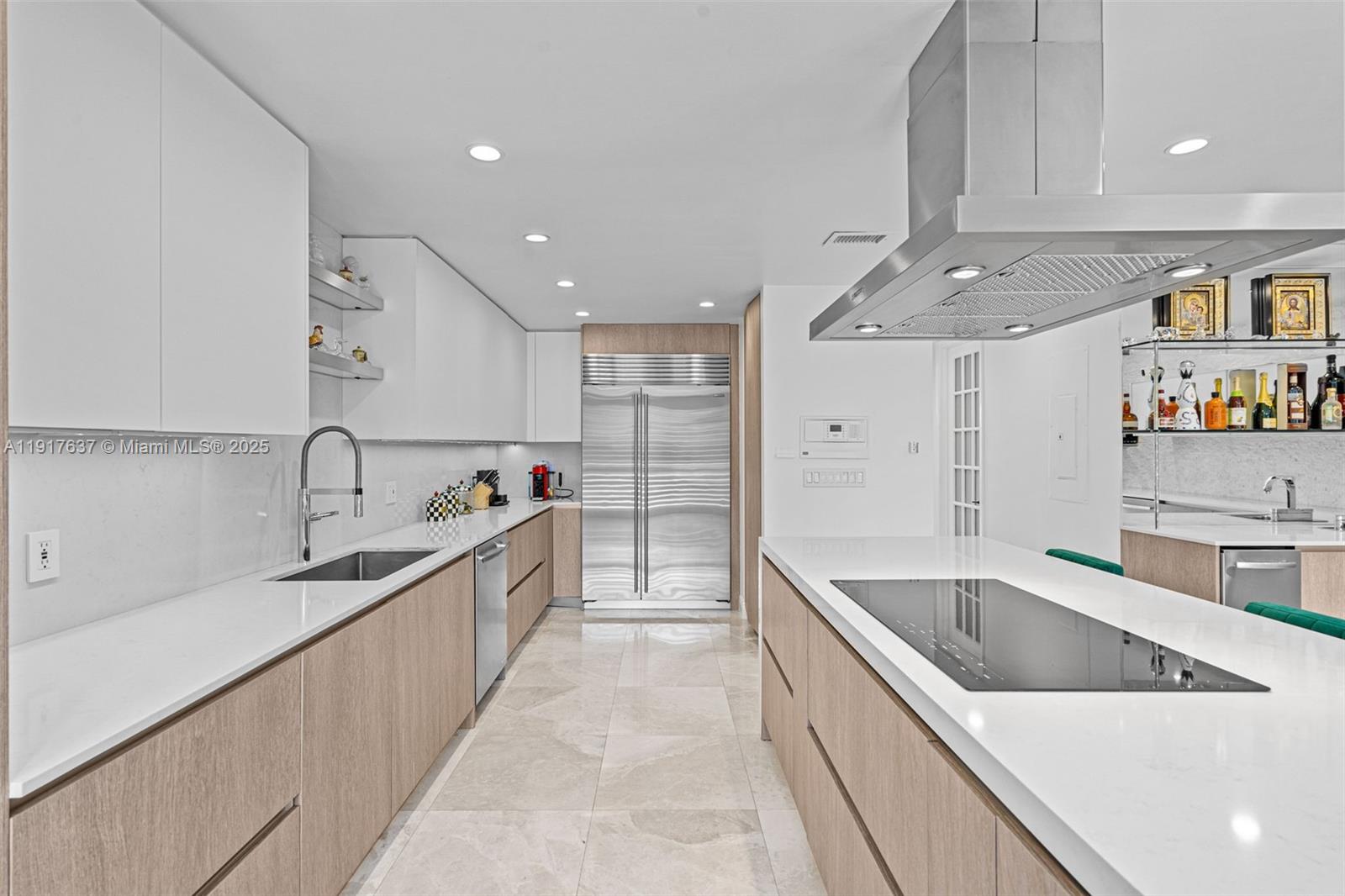 ROYAL HARBOUR YACHT CLUB - Residential