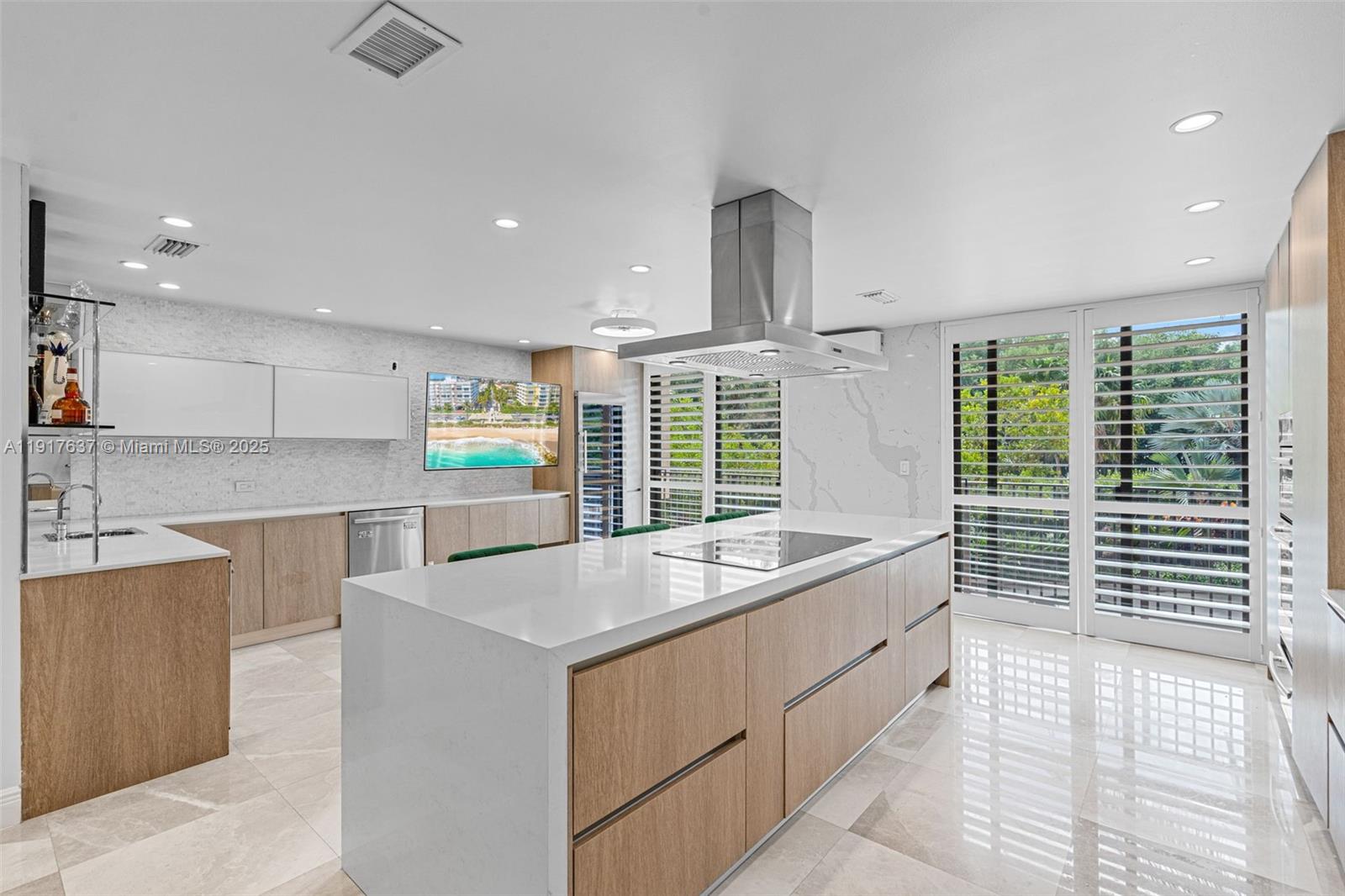 ROYAL HARBOUR YACHT CLUB - Residential