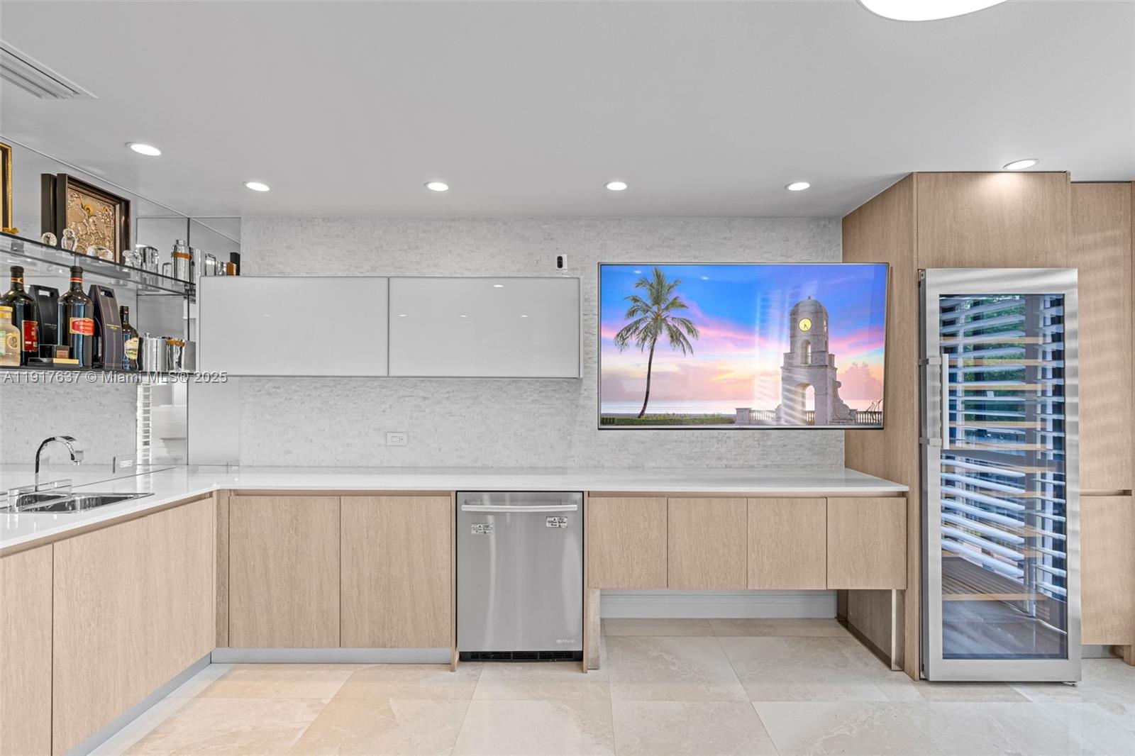 ROYAL HARBOUR YACHT CLUB - Residential