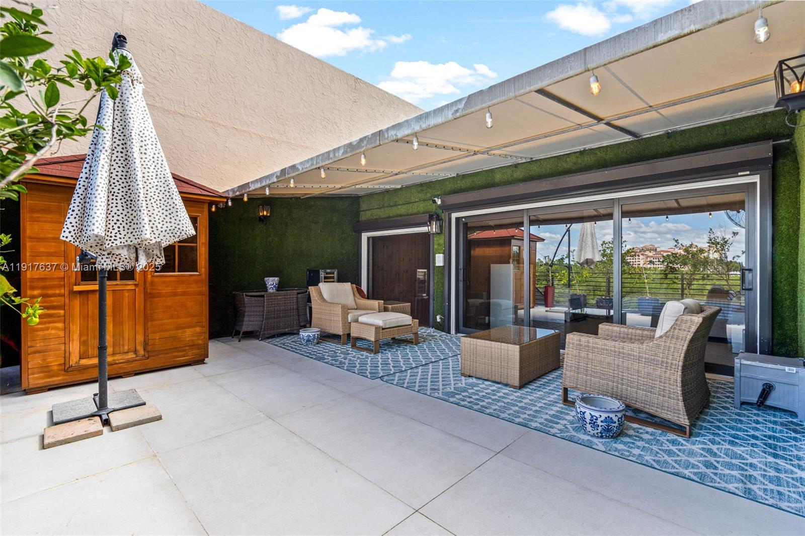 ROYAL HARBOUR YACHT CLUB - Residential