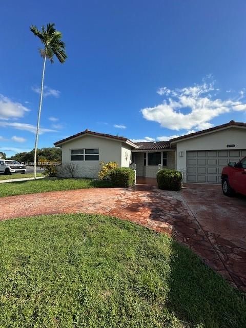 Photo of 4700 Taft St, Hollywood, FL 33021 (MLS # A11882046)