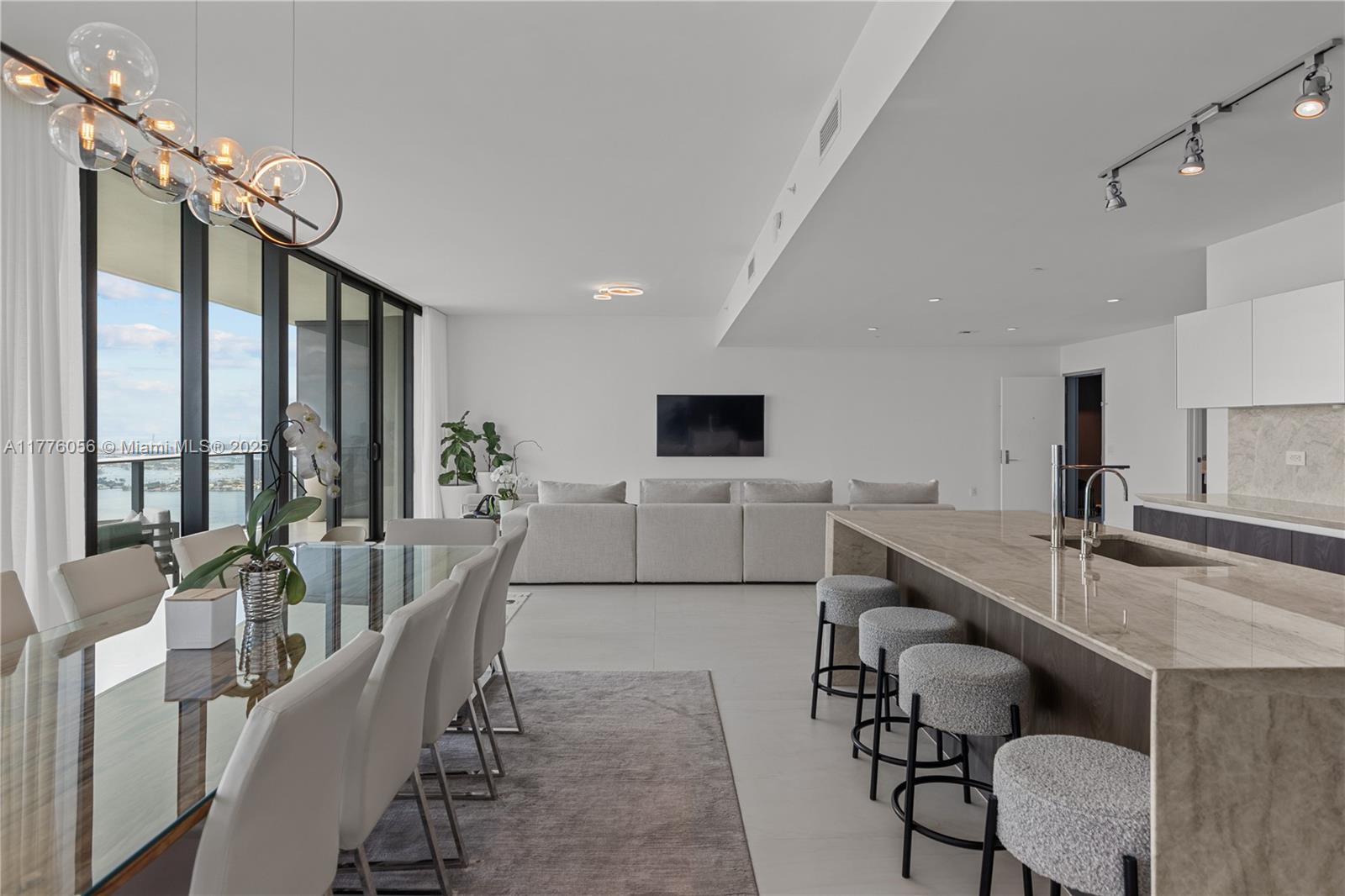 ONE PARAISO CONDO - Residential