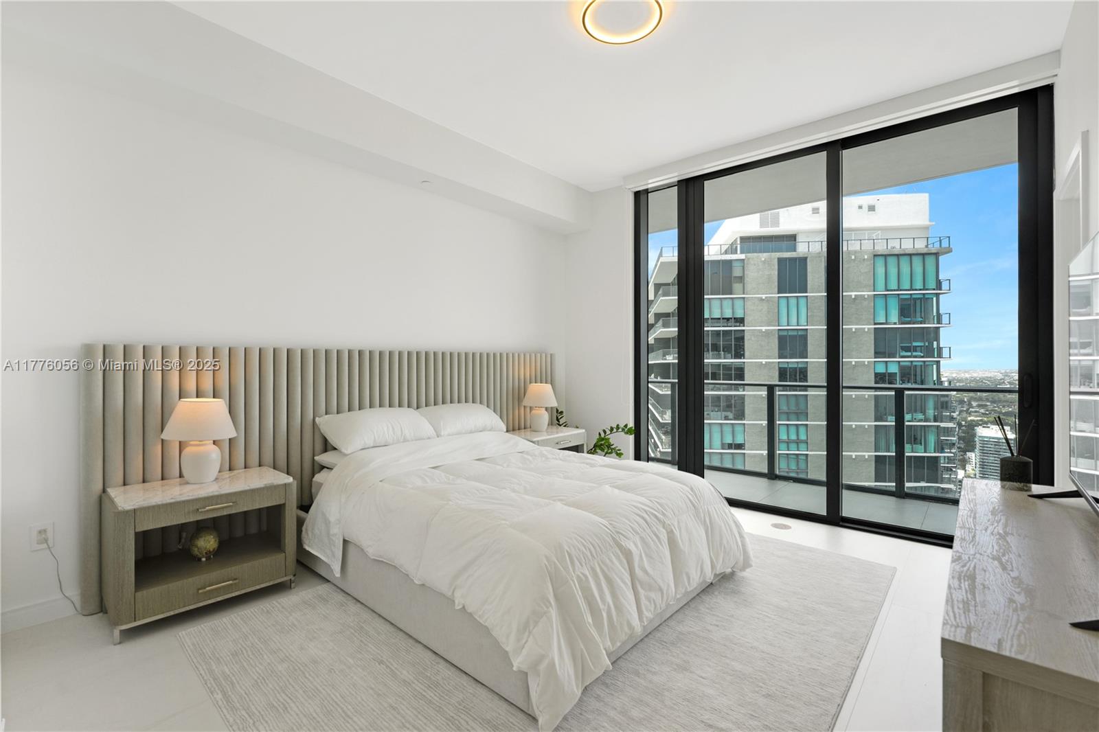 ONE PARAISO CONDO - Residential