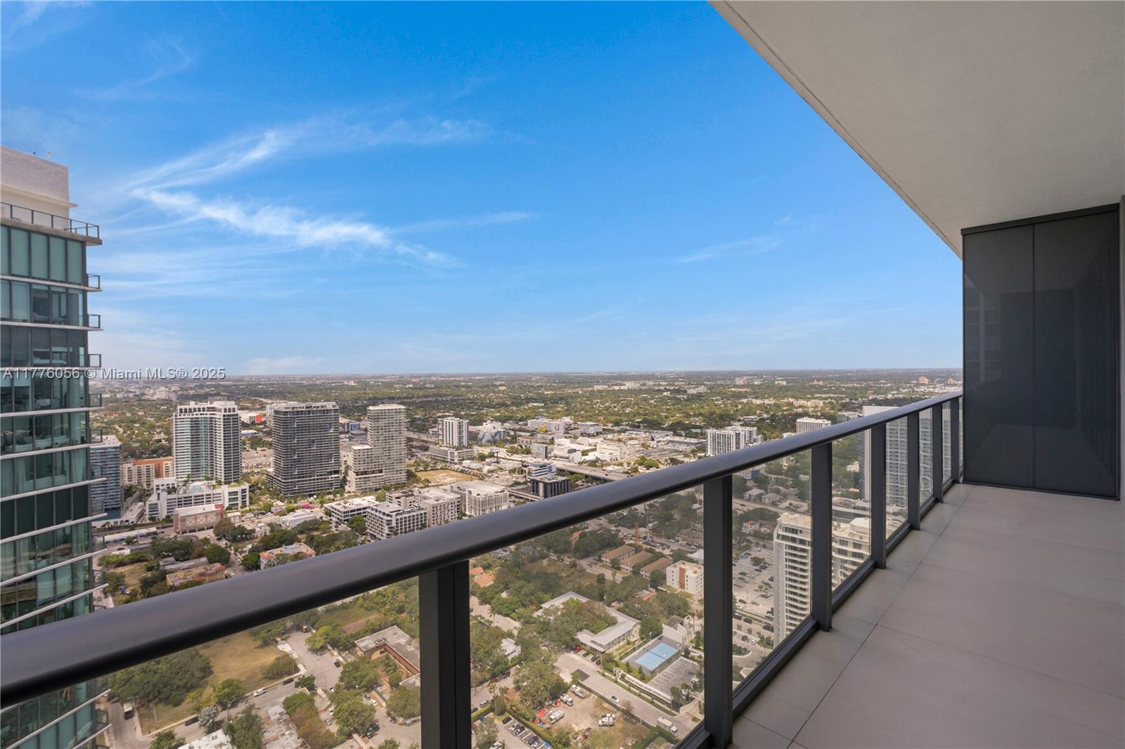 ONE PARAISO CONDO - Residential