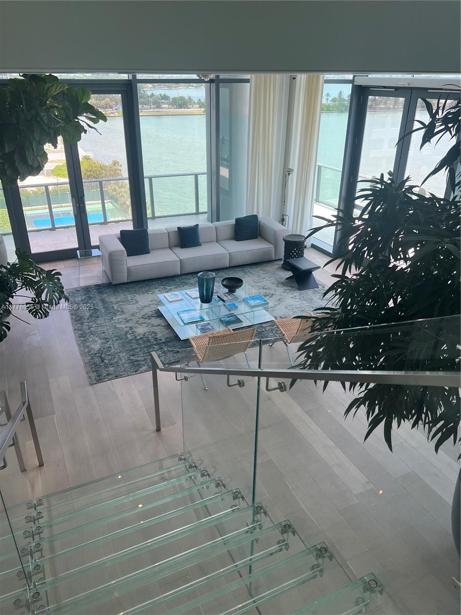 ONE PARAISO CONDO - Residential