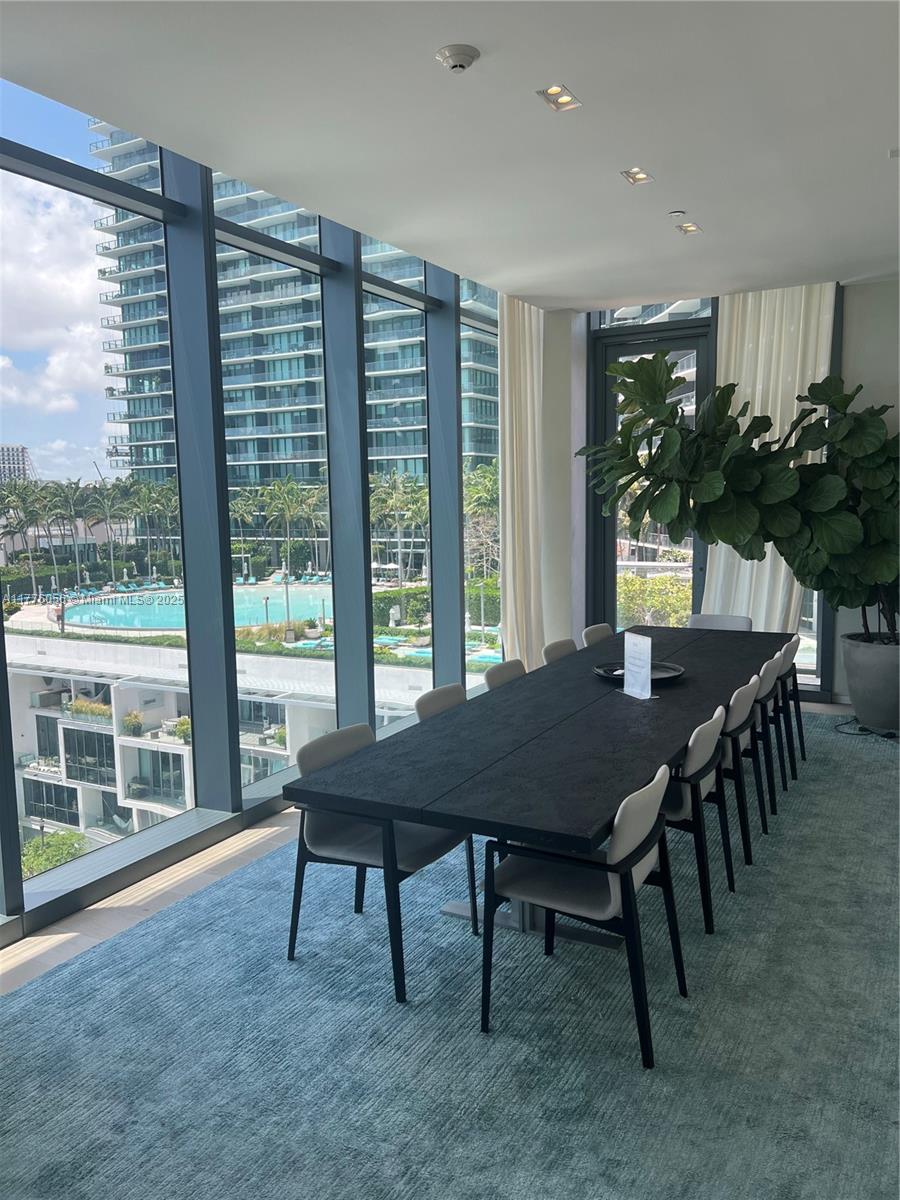 ONE PARAISO CONDO - Residential