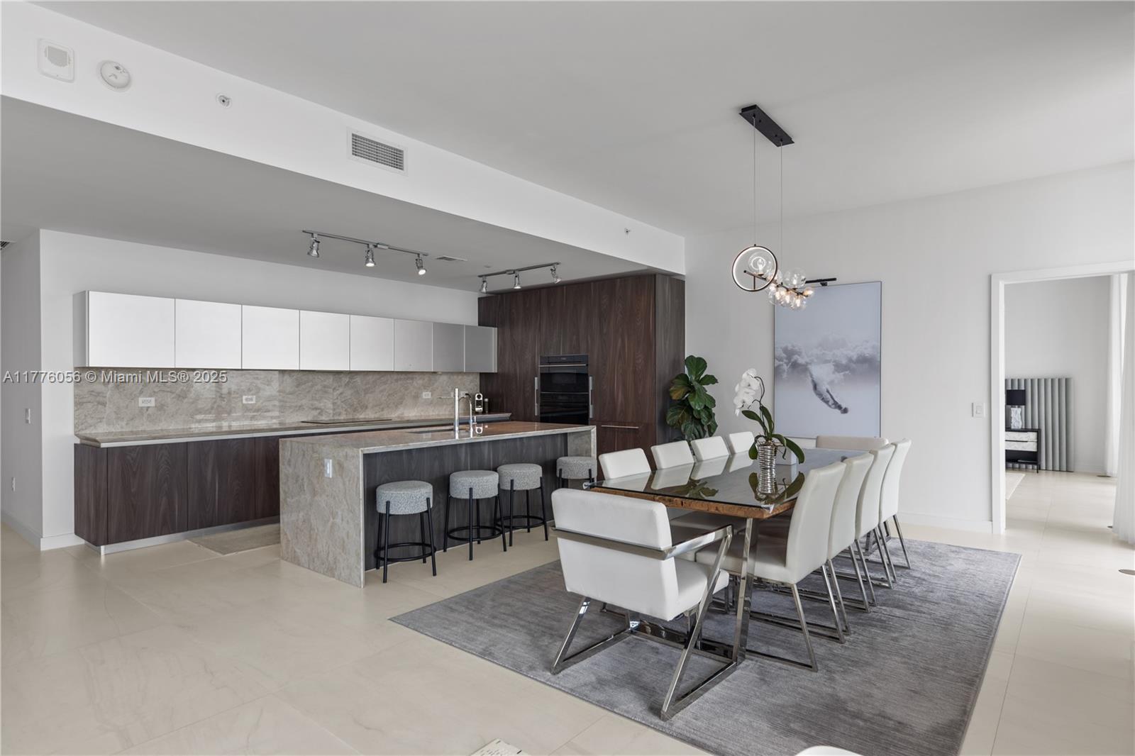 ONE PARAISO CONDO - Residential