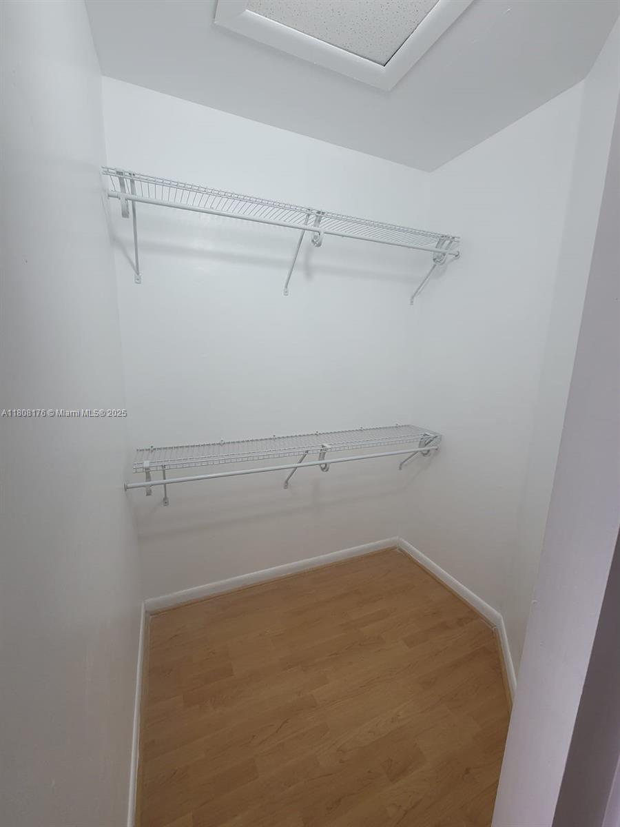 LAKEVIEW CLUB CONDO - Residential Lease