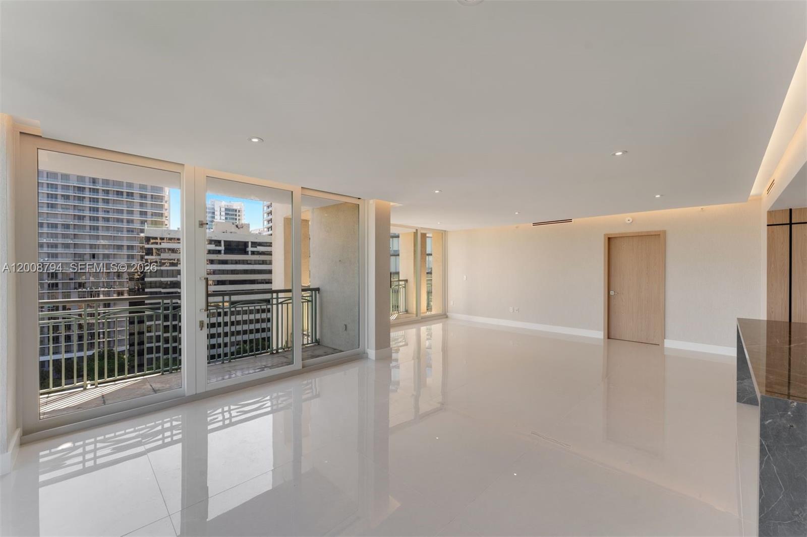 THE EXECUTIVE RESIDENCES - Residential