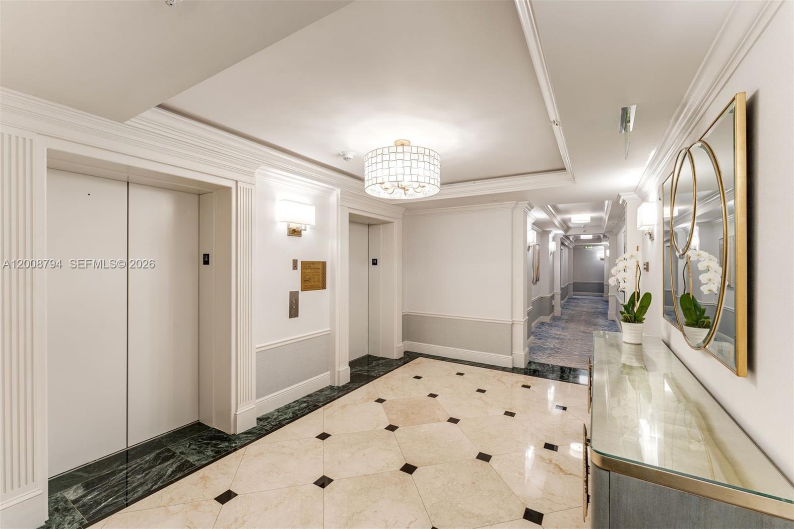 THE EXECUTIVE RESIDENCES - Residential
