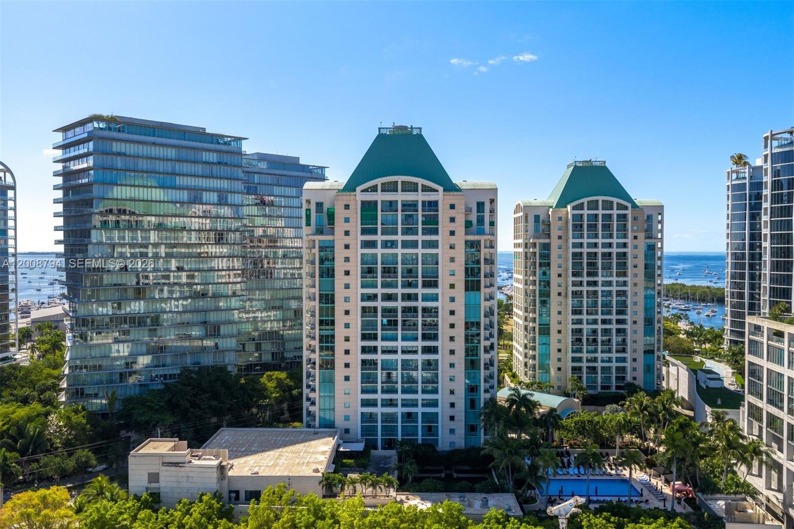 THE EXECUTIVE RESIDENCES - Residential