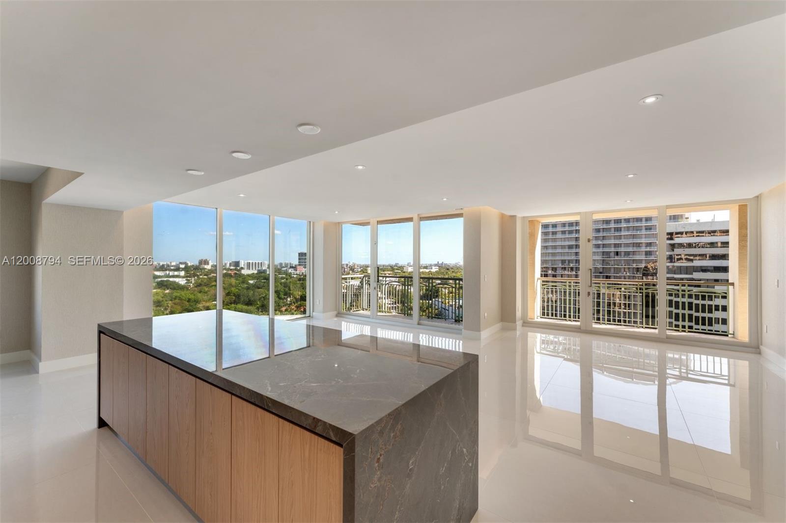 THE EXECUTIVE RESIDENCES - Residential