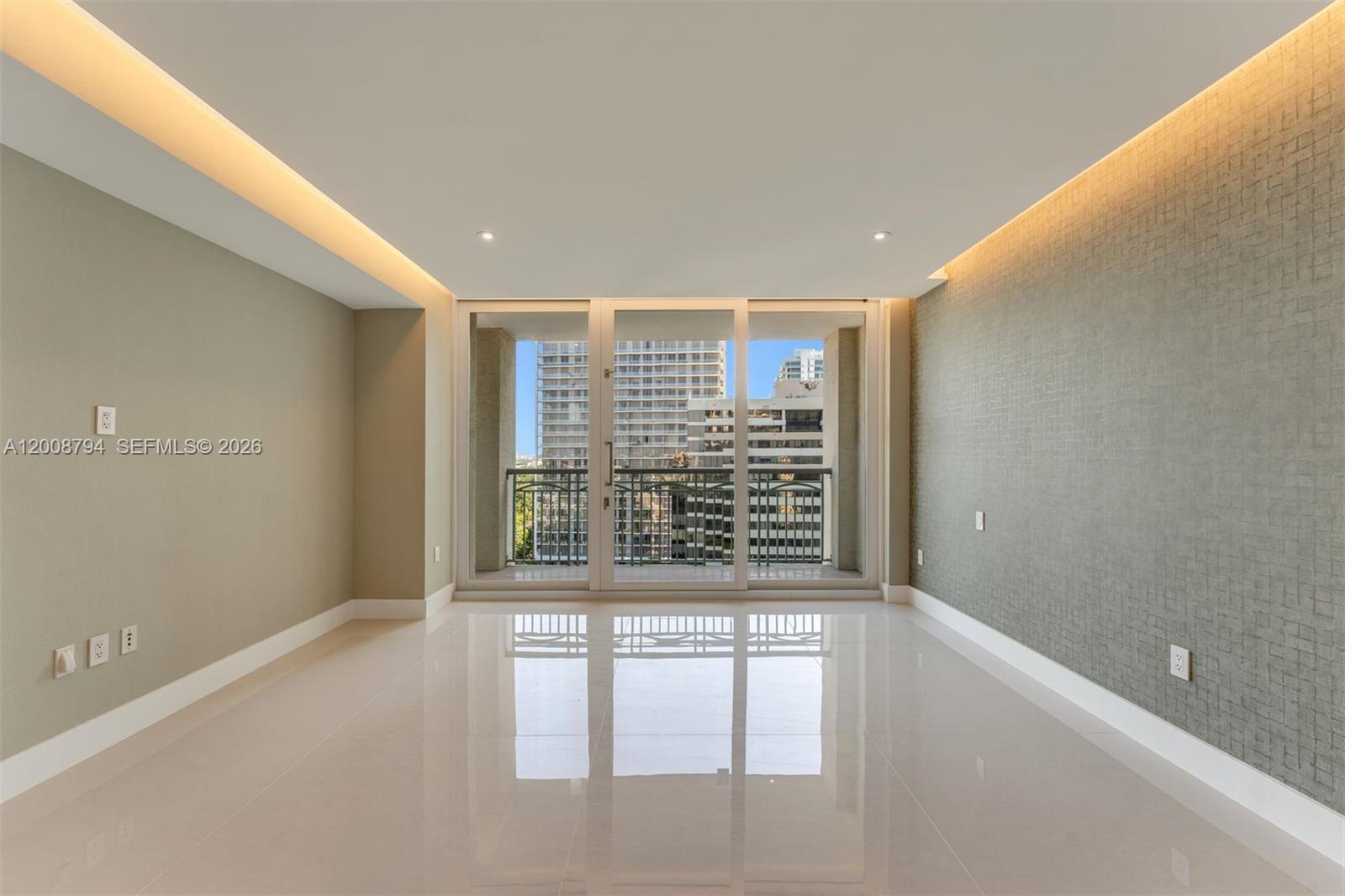 THE EXECUTIVE RESIDENCES - Residential