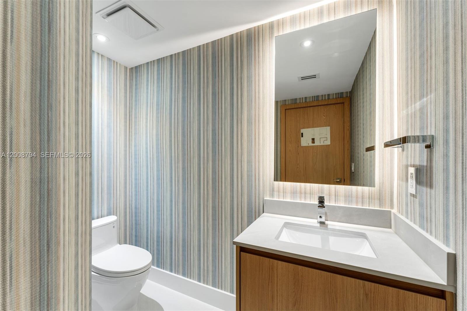 THE EXECUTIVE RESIDENCES - Residential