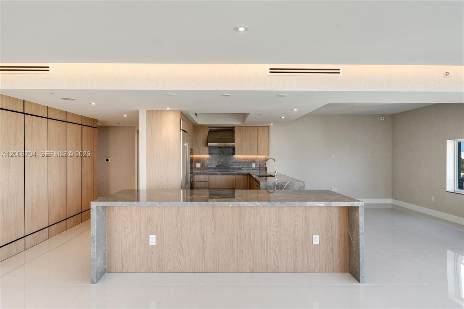 THE EXECUTIVE RESIDENCES - Residential