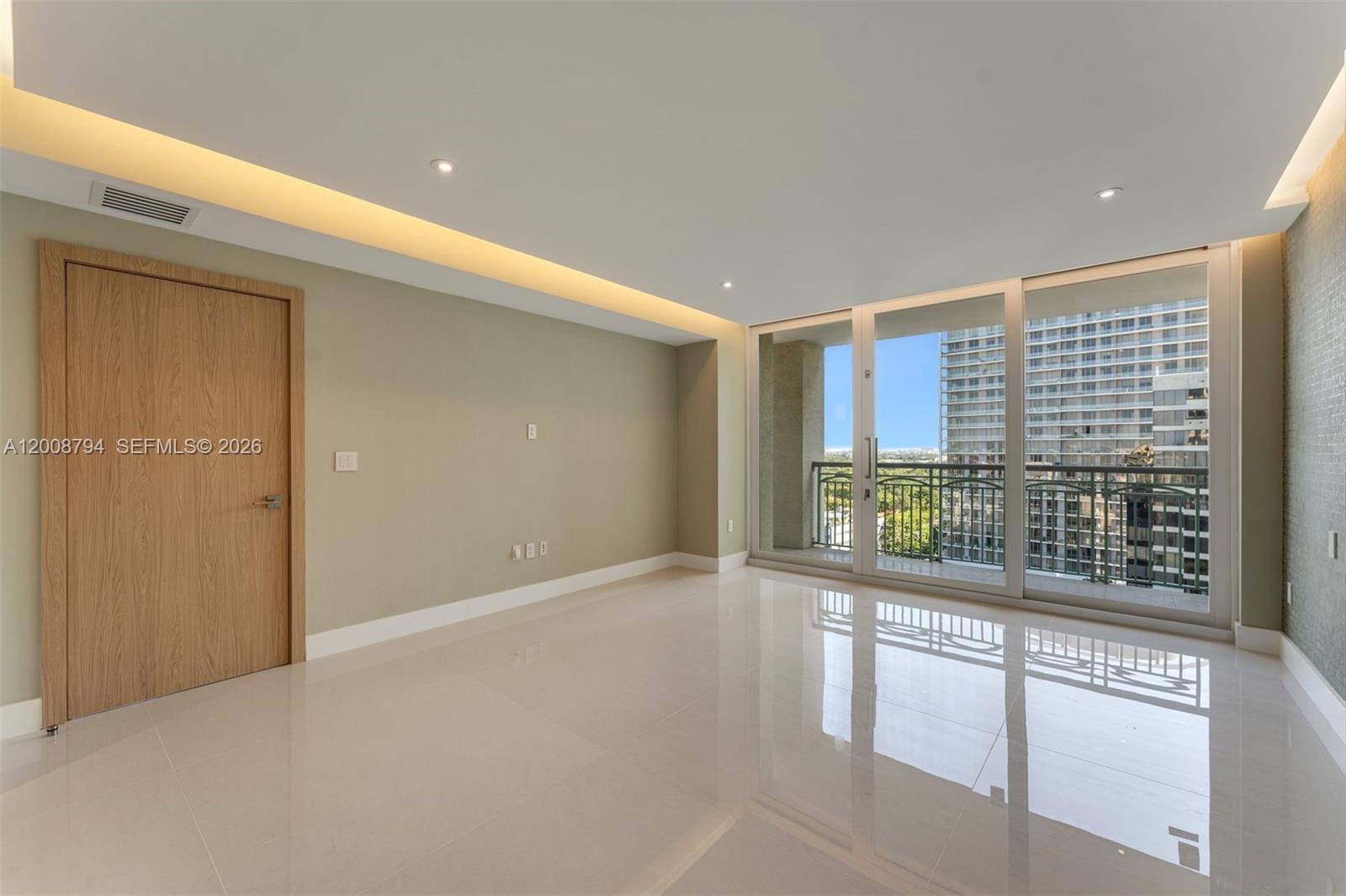 THE EXECUTIVE RESIDENCES - Residential